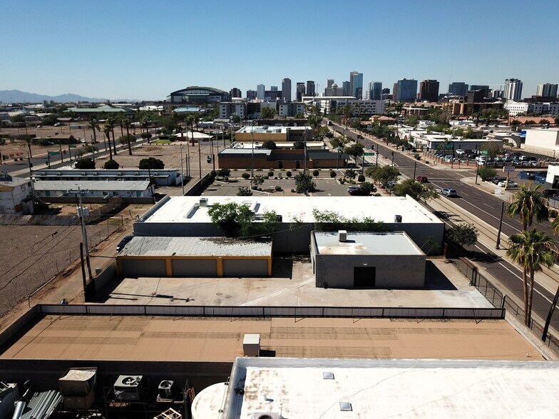 1417-1421 E Washington St, Phoenix, AZ à vendre - Photo du bâtiment - Image 2 de 35