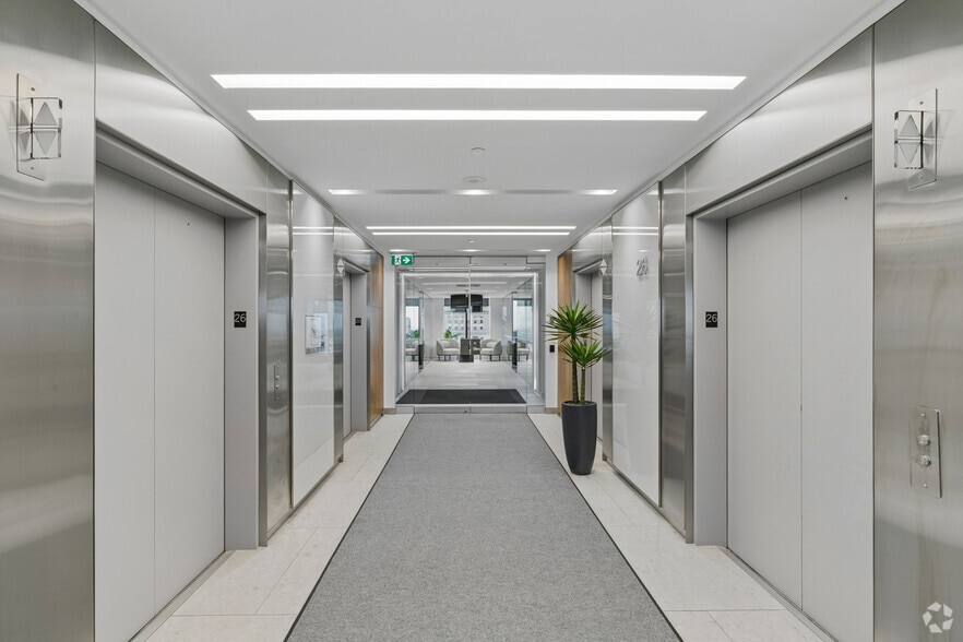 500 Pl D'armes, Montréal, QC for lease - Interior Photo - Image 3 of 7