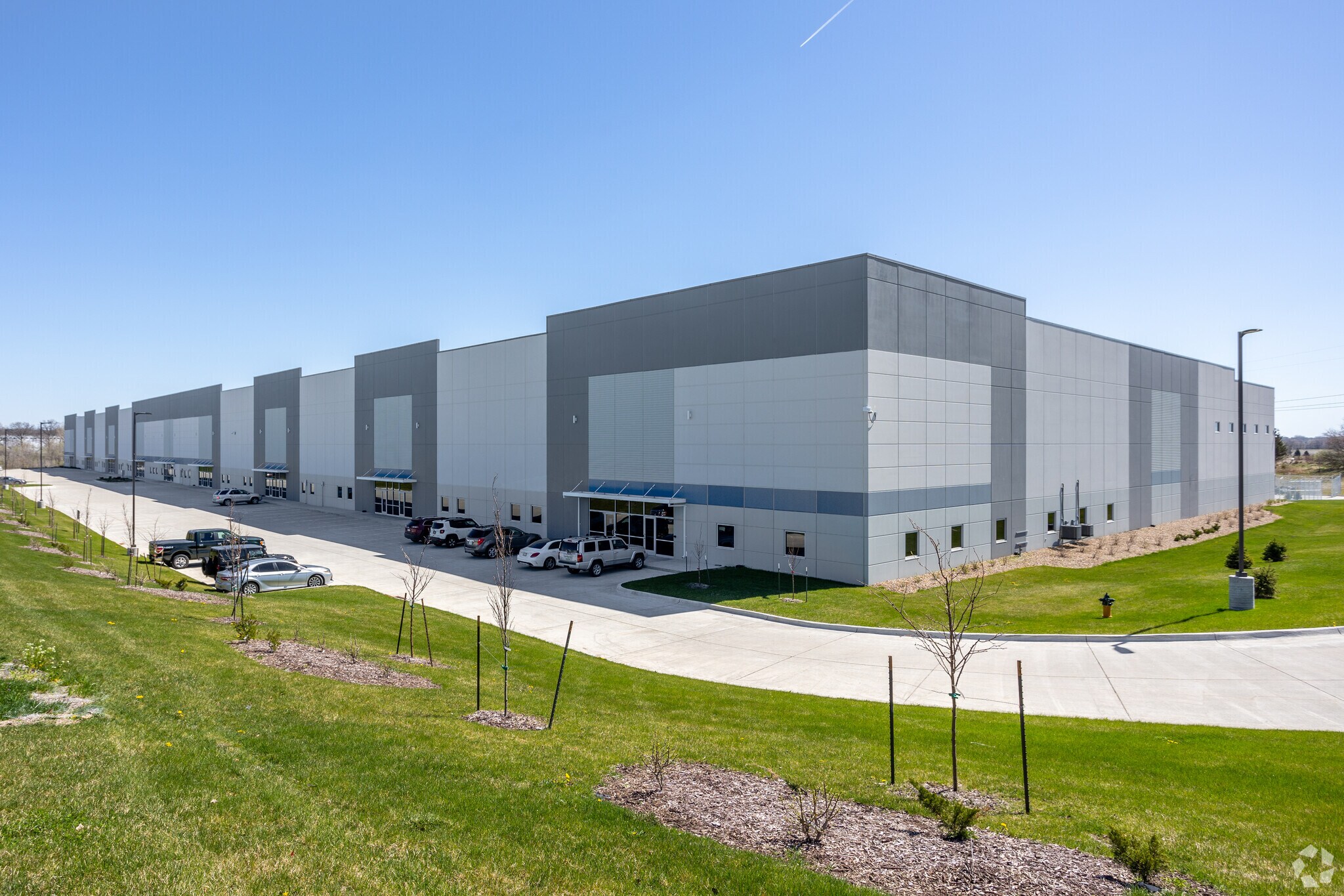 7305 SE Crosswinds Dr, Ankeny, IA for lease Primary Photo- Image 1 of 25