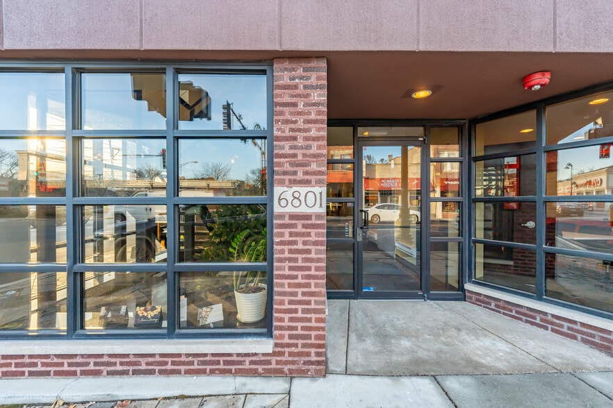 6801 Roosevelt Rd, Berwyn, IL for lease - Building Photo - Image 3 of 12