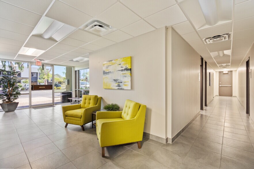 8686-8806 N Central Ave, Phoenix, AZ à louer - Photo intérieure - Image 2 de 7