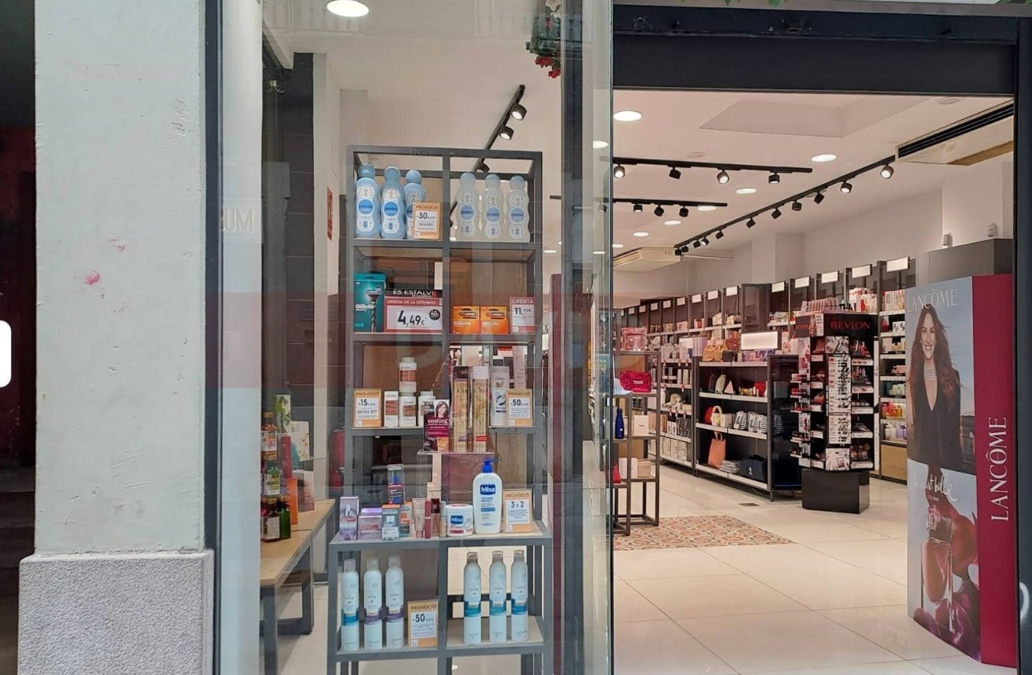 Commerce de détail dans Girona, Gerona à louer Photo intérieure- Image 1 de 5