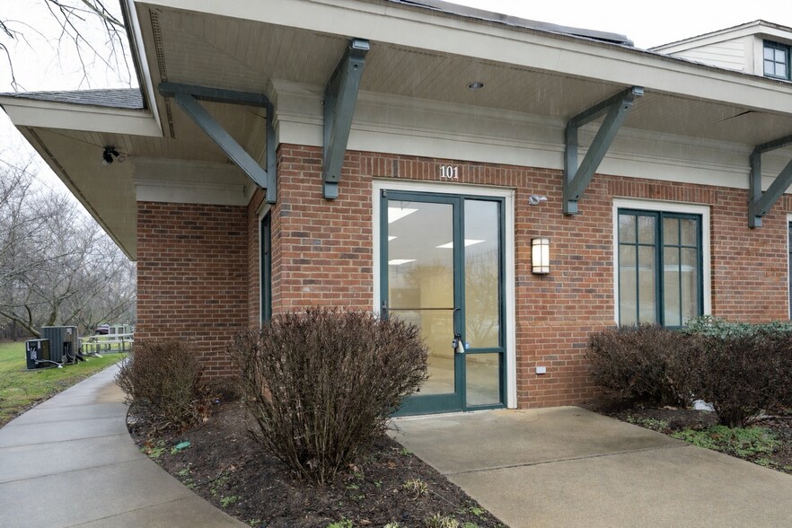 1107 S Fifth St, Mebane, NC à louer - Photo du bâtiment - Image 3 de 12