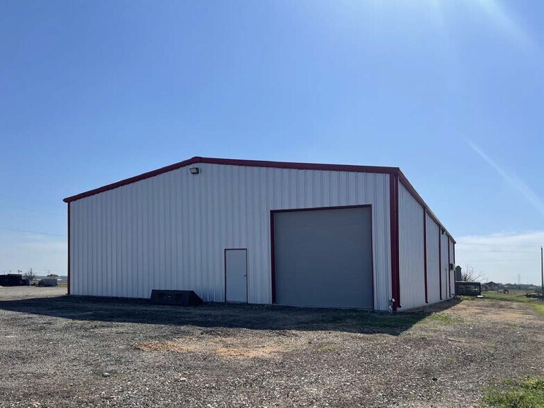 1800 FM 775, Seguin, TX à louer - Photo du bâtiment - Image 1 de 25