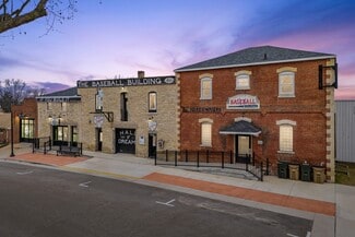 More details for 310 2nd St SE, Dyersville, IA - Specialty for Sale