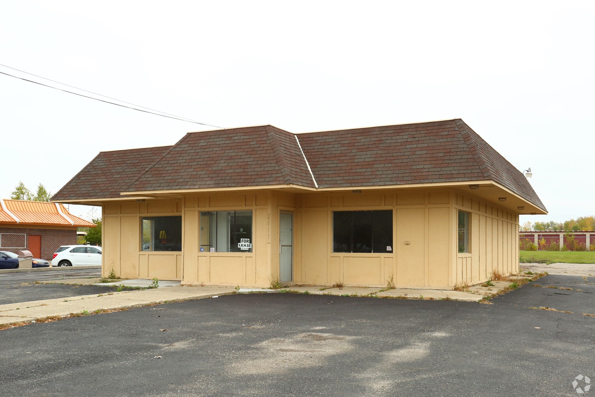 3411 S Saginaw St, Burton, MI for lease Primary Photo- Image 1 of 4