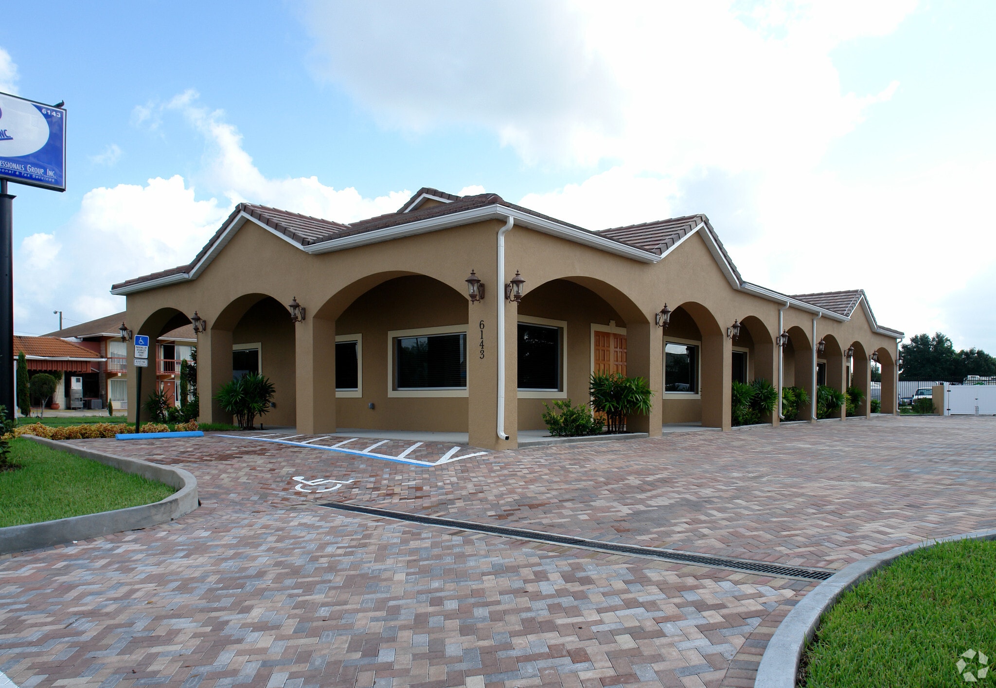 6143 S Orange Blossom Trl, Orlando, FL for sale Primary Photo- Image 1 of 32