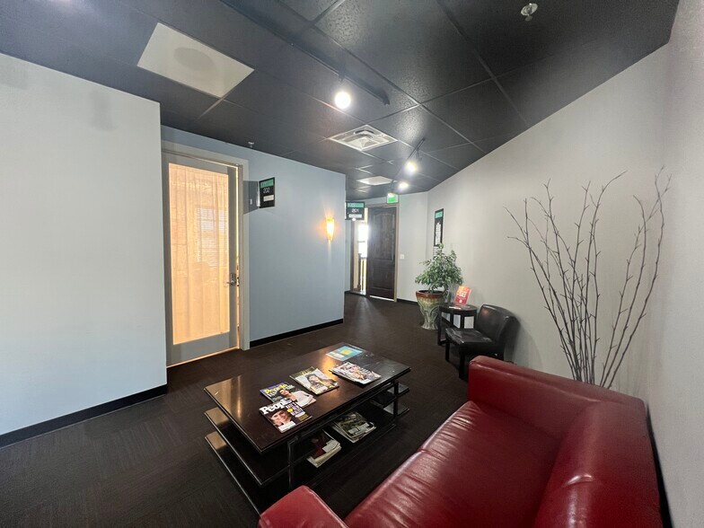 623 E Fort Union Blvd, Midvale, UT à vendre - Photo intérieure - Image 2 de 31