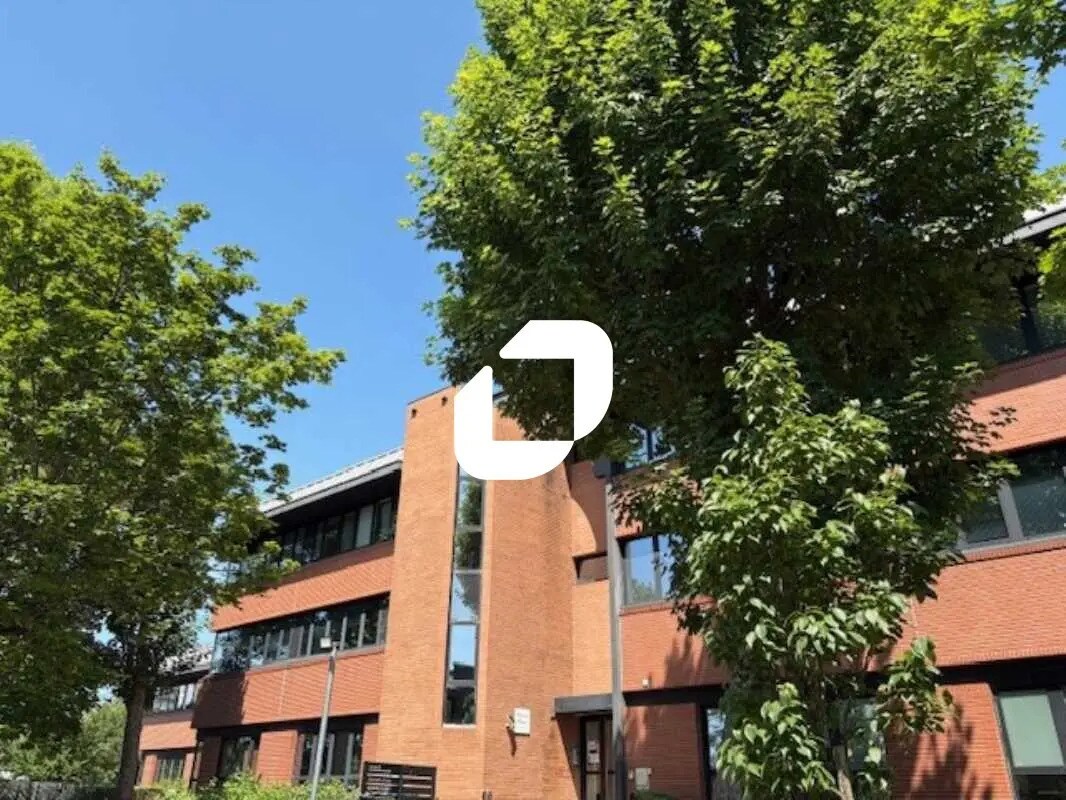 Office in Saint-Ouen-sur-Seine for lease Building Photo- Image 1 of 13