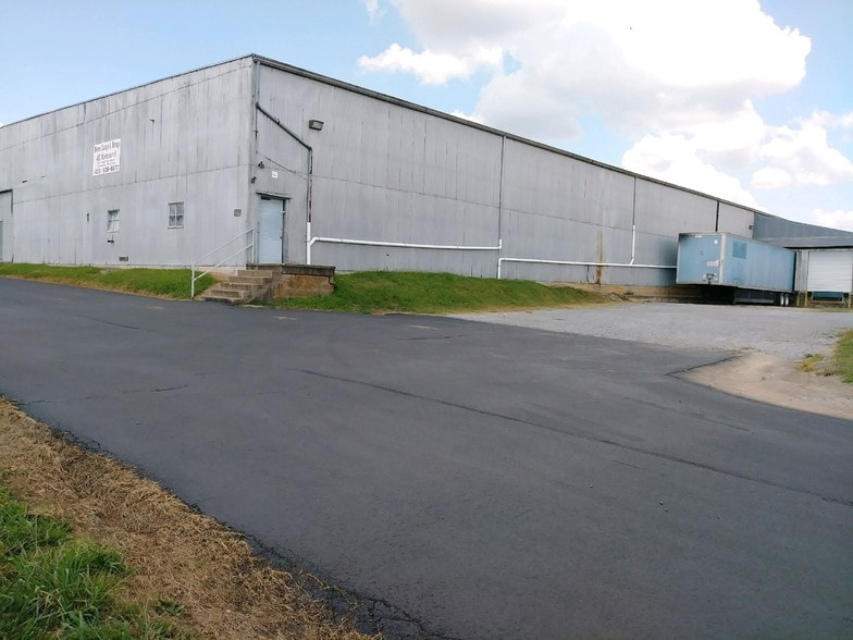 1020 W Irish St, Greeneville, TN for lease - Building Photo - Image 1 of 5