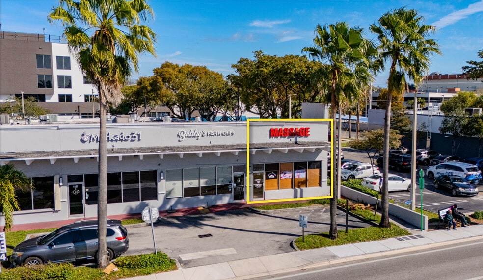 16391 NE 11th Ave, North Miami Beach, FL for lease - Primary Photo - Image 1 of 3