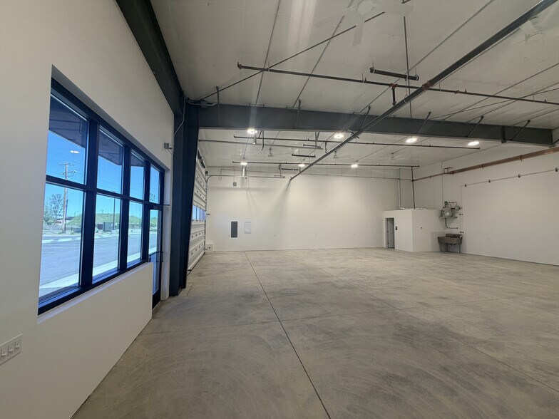 220 S Herons Flight Ln, Eagle, ID for lease - Interior Photo - Image 3 of 5
