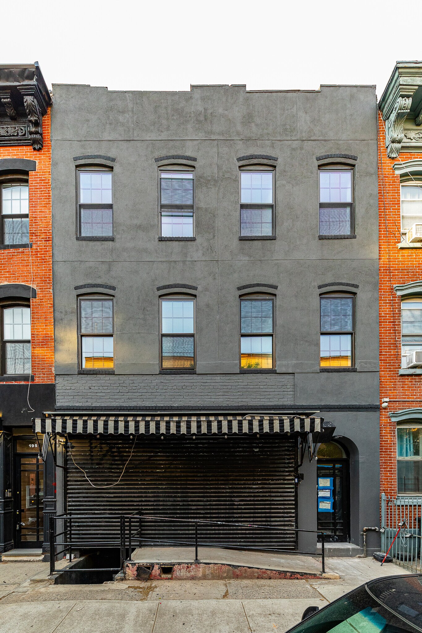 197 Meserole St, Brooklyn, NY à louer Photo du bâtiment- Image 1 de 7