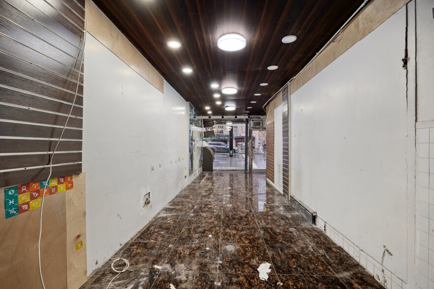 946-948 1st Ave, New York, NY for lease - Interior Photo - Image 3 of 9