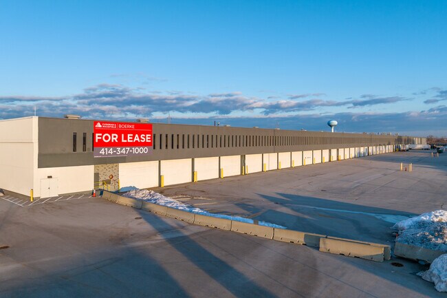 Plus de détails pour 11800 W Burleigh St, Wauwatosa, WI - Bureau, Industriel à louer