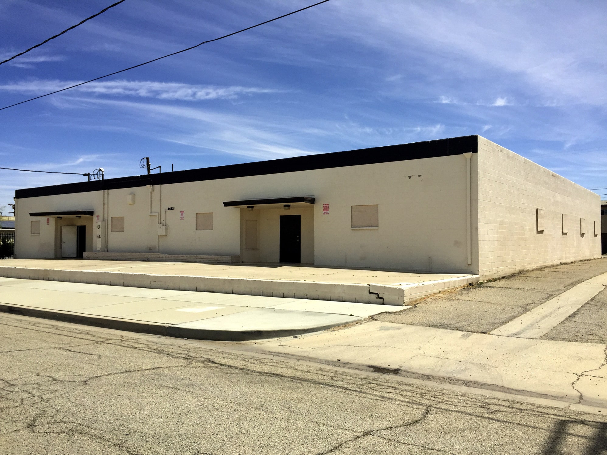 44824 Yucca Ave, Lancaster, CA for sale Primary Photo- Image 1 of 9