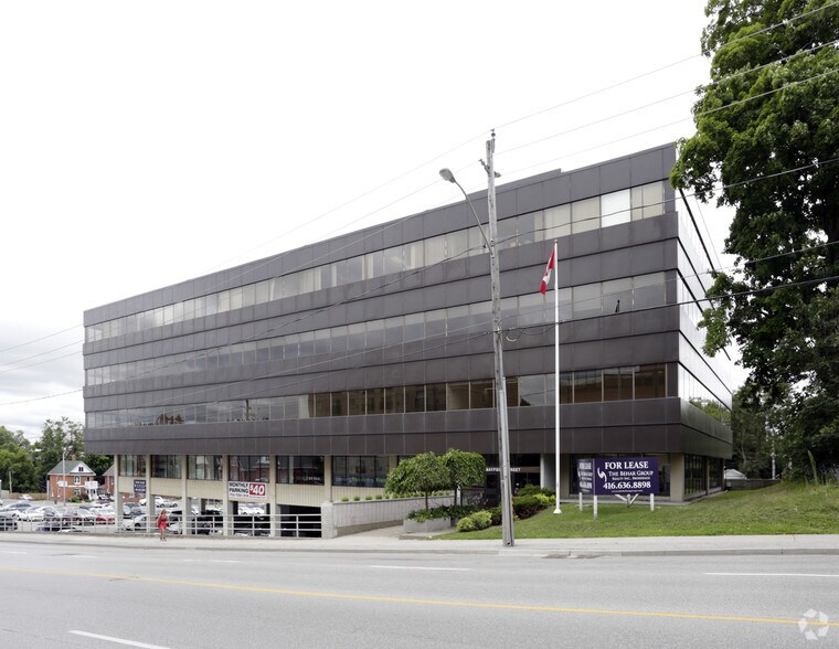 136 Bayfield St, Barrie, ON à louer - Photo du bâtiment - Image 2 de 5