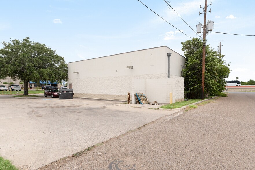 2109 W Expressway 83, Weslaco, TX à vendre - Photo du bâtiment - Image 2 de 32