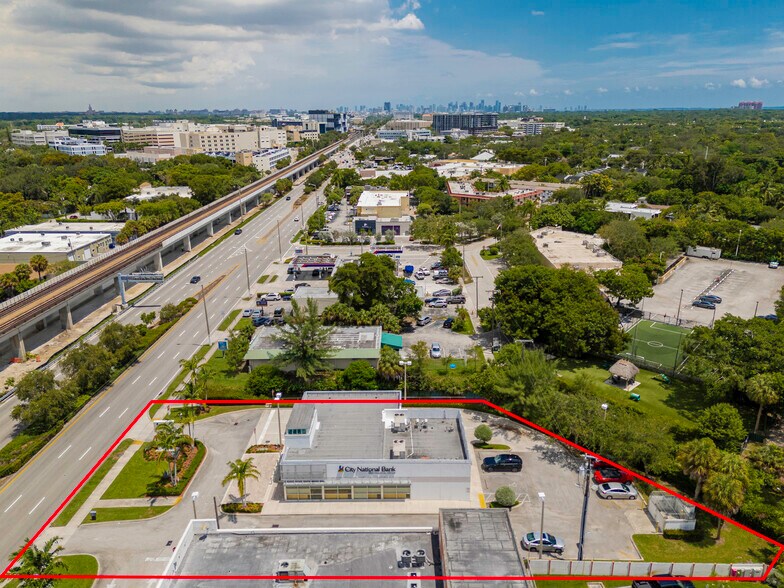 6388 S Dixie Hwy, South Miami, FL à vendre - Photo du bâtiment - Image 3 de 4