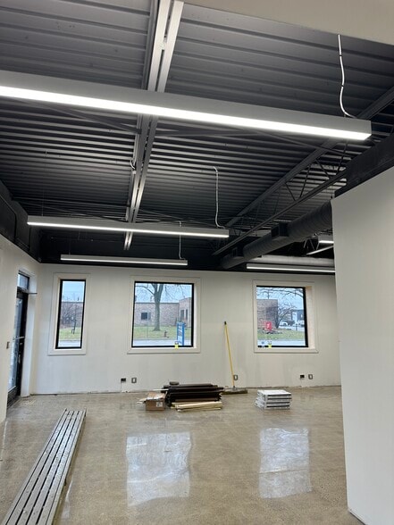 2545 Industrial Row Dr, Troy, MI for lease - Building Photo - Image 3 of 9