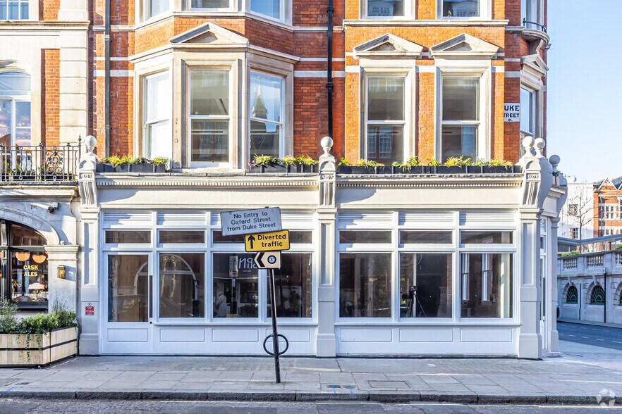 78 Duke St, Londres à louer - Photo du bâtiment - Image 2 de 3
