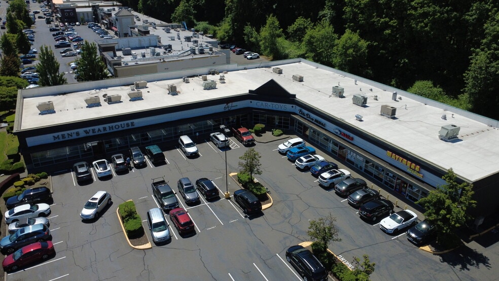 16901-16971 Southcenter Pky, Tukwila, WA for sale - Building Photo - Image 2 of 8