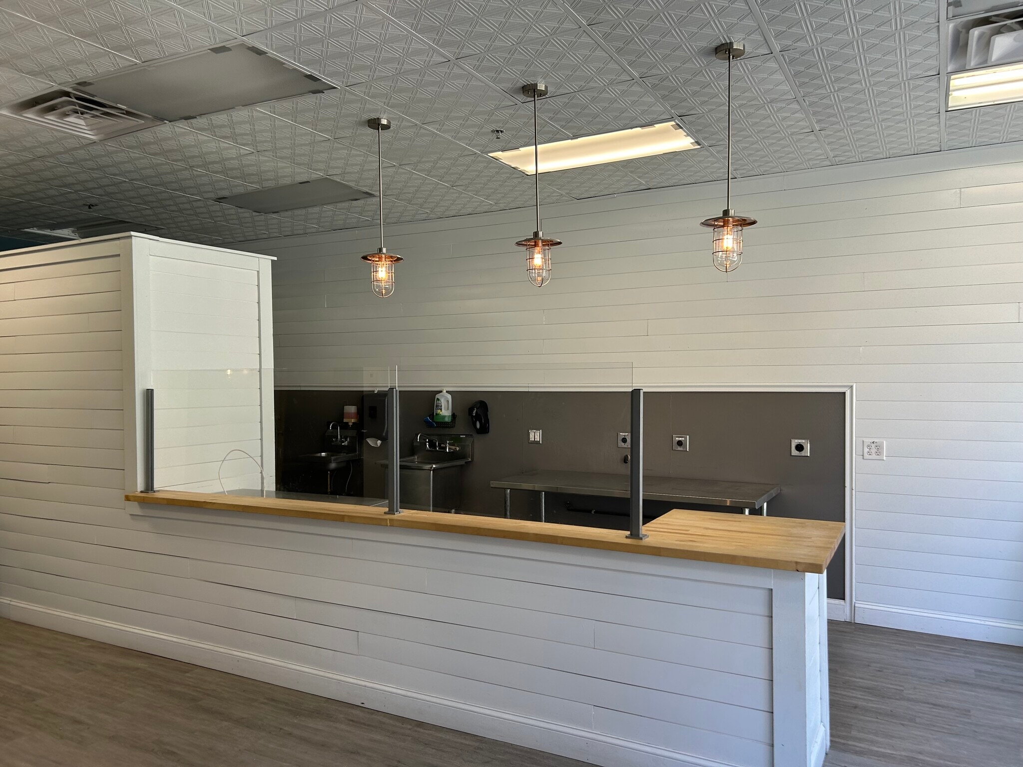 11-13 Pleasant St, Gloucester, MA à louer Photo intérieure- Image 1 de 11