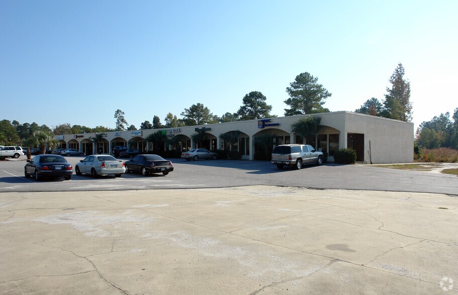 1810 2nd Loop Rd, Florence, SC à louer - Photo du bâtiment - Image 2 de 25