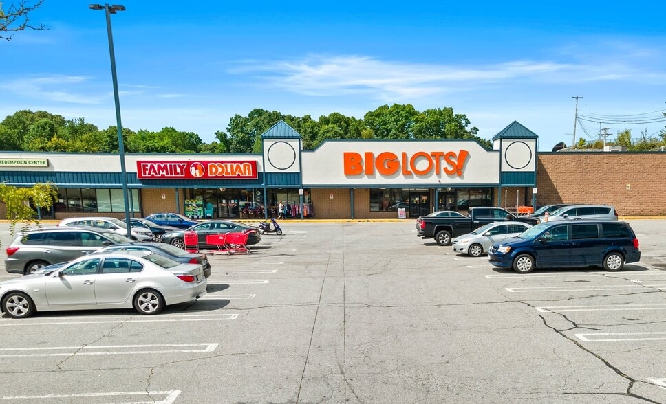 219 S Main St, Attleboro, MA à vendre - Photo du bâtiment - Image 3 de 14