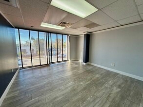2424 W Manatee Ave, Bradenton, FL for lease Interior Photo- Image 2 of 4
