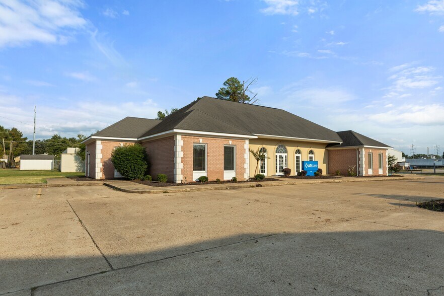318 S Rhodes St, West Memphis, AR à vendre - Photo du bâtiment - Image 2 de 3