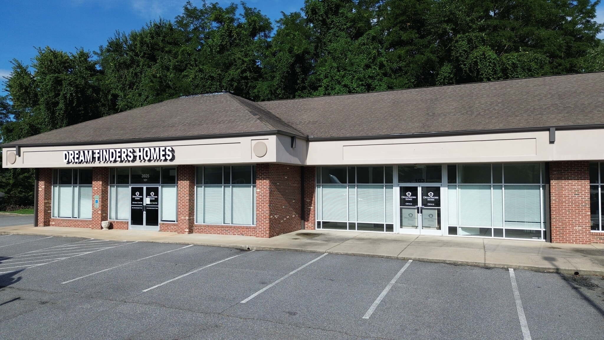 3925 Sedgebrook St, High Point, NC for lease Primary Photo- Image 1 of 5