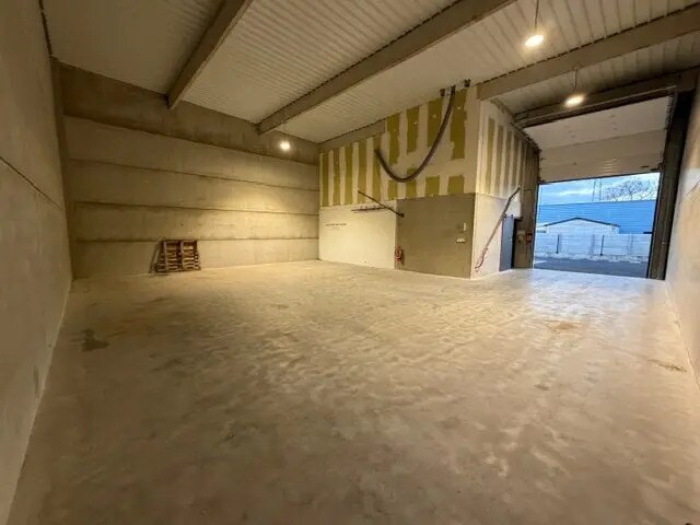 Flex in Mios for lease - Interior Photo - Image 1 of 10