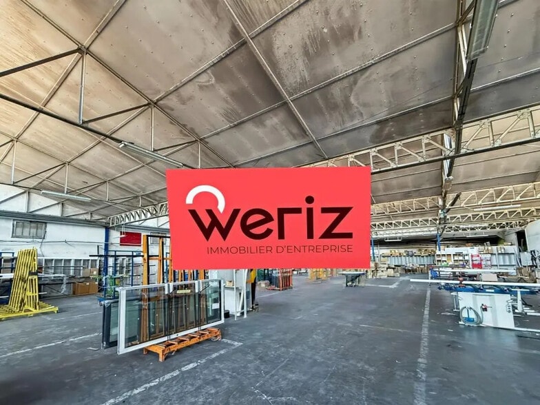 Flex in Marseille for lease - Interior Photo - Image 2 of 6