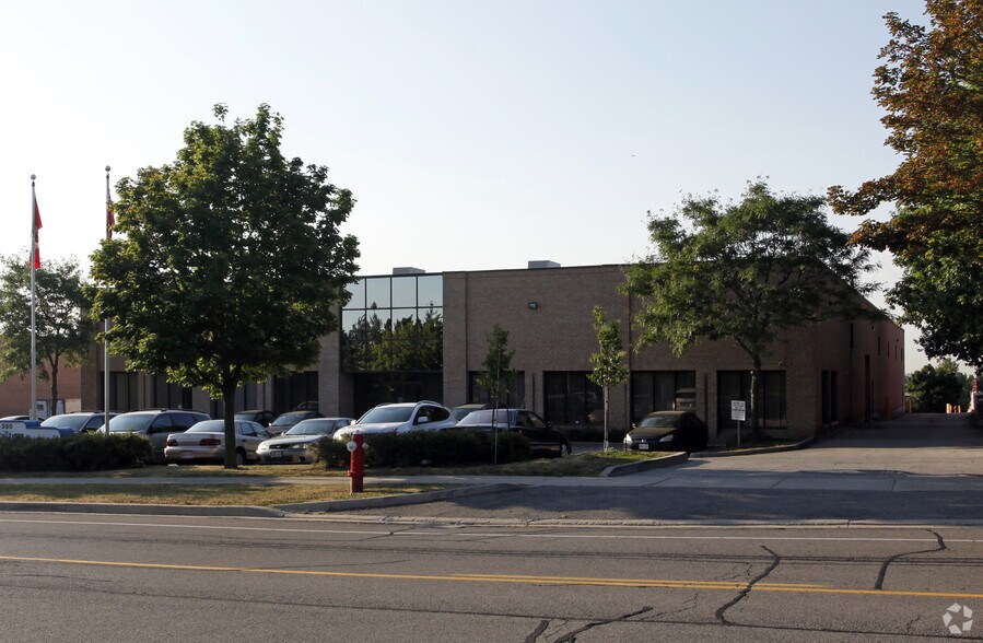 350 Traders Blvd E, Mississauga, ON à vendre - Photo principale - Image 1 de 1