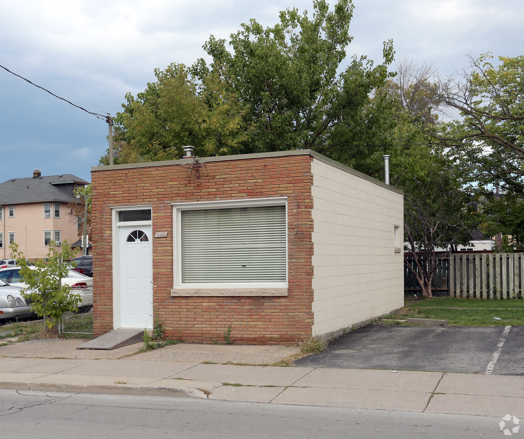 64 Queen St, St Catharines, ON for sale Primary Photo- Image 1 of 1