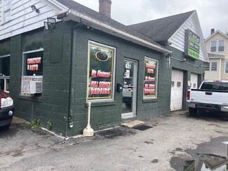 Plus de détails pour 627 S Main St, Torrington, CT - Vente au détail à vendre