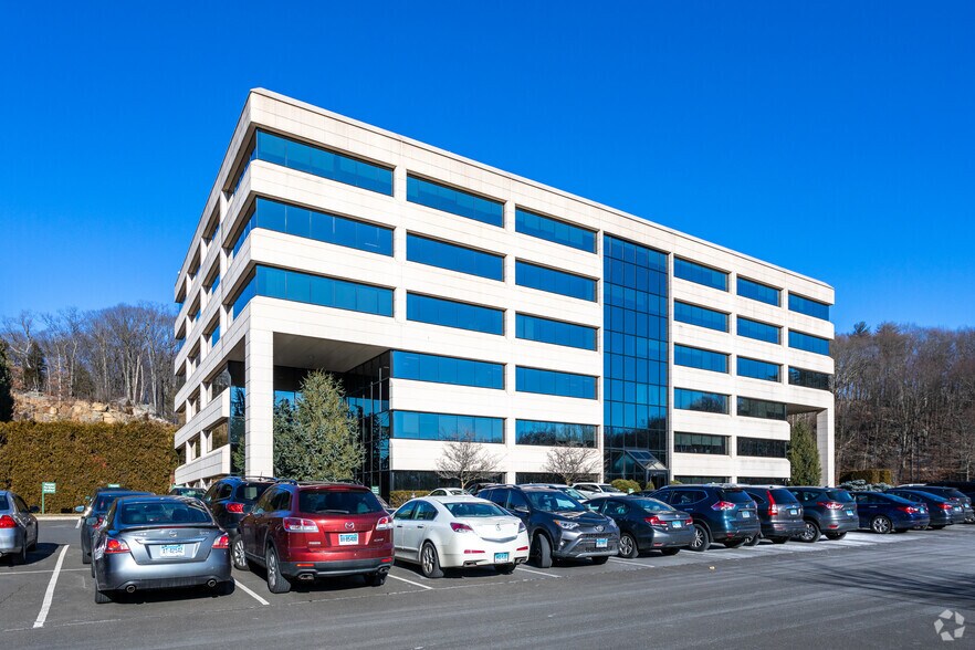 100 Beard Sawmill Rd, Shelton, CT à louer - Photo du bâtiment - Image 3 de 18