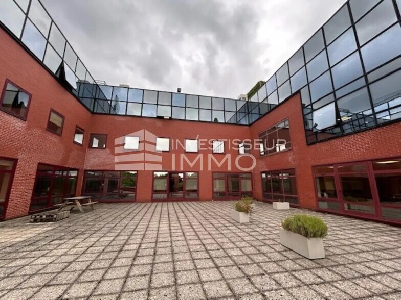Bureau dans Champs-sur-Marne à louer - Photo du bâtiment - Image 2 de 7