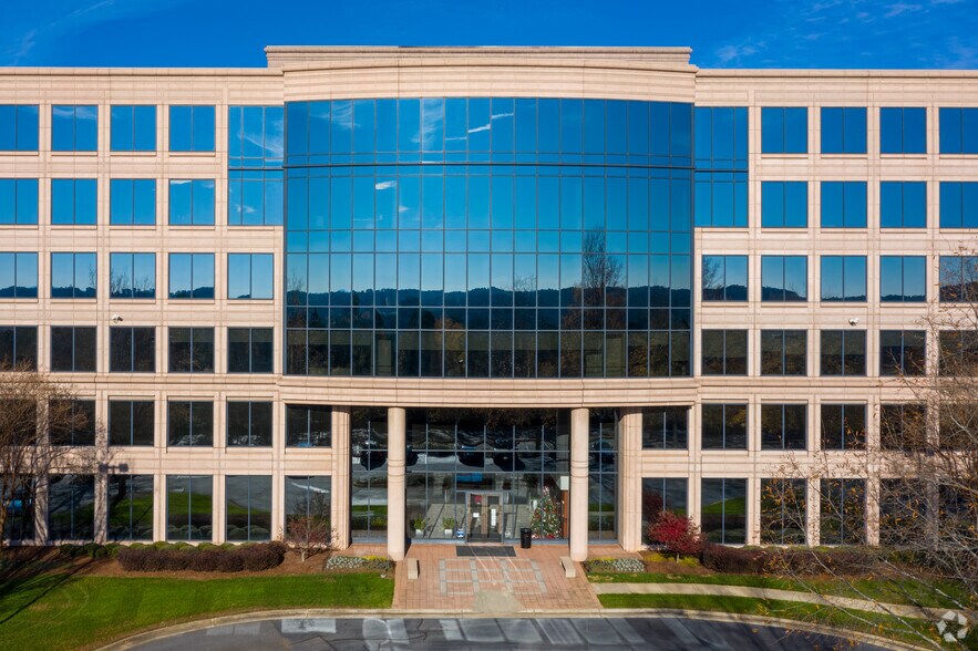 3480 Preston Ridge Rd, Alpharetta, GA à louer - Photo du bâtiment - Image 2 de 6