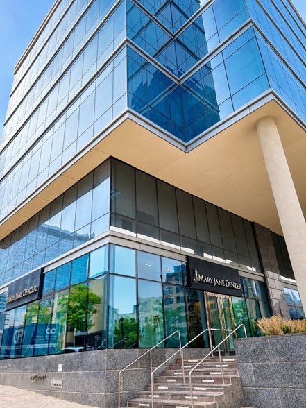 7 Renaissance Sq, White Plains, NY for lease - Building Photo - Image 2 of 5