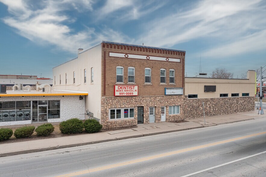 2319 Vinton St, Omaha, NE à vendre - Photo du bâtiment - Image 2 de 94