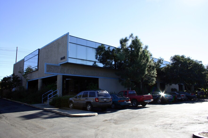 8685 Miralani Dr, San Diego, CA à vendre - Photo du bâtiment - Image 2 de 8