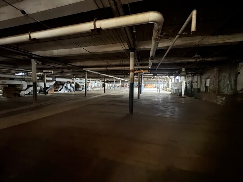 76 Community Ave, Plainfield, CT à louer - Photo du bâtiment - Image 2 de 6