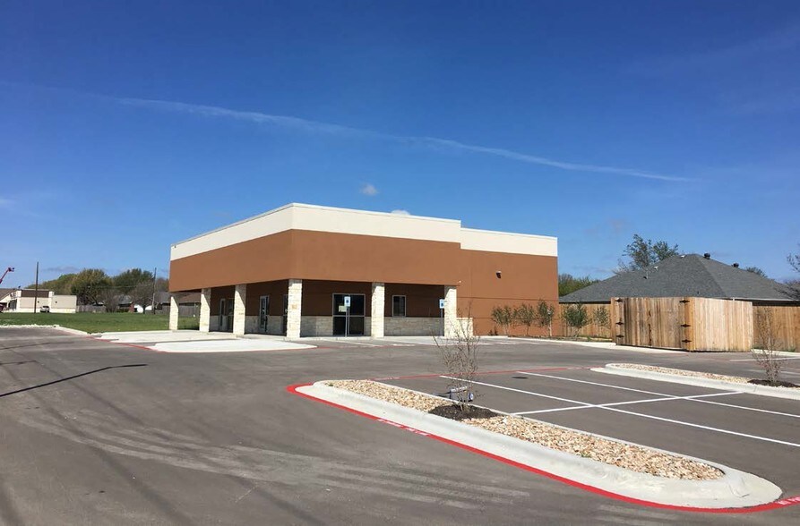 5902 W Adams Ave, Temple, TX for sale - Primary Photo - Image 1 of 8