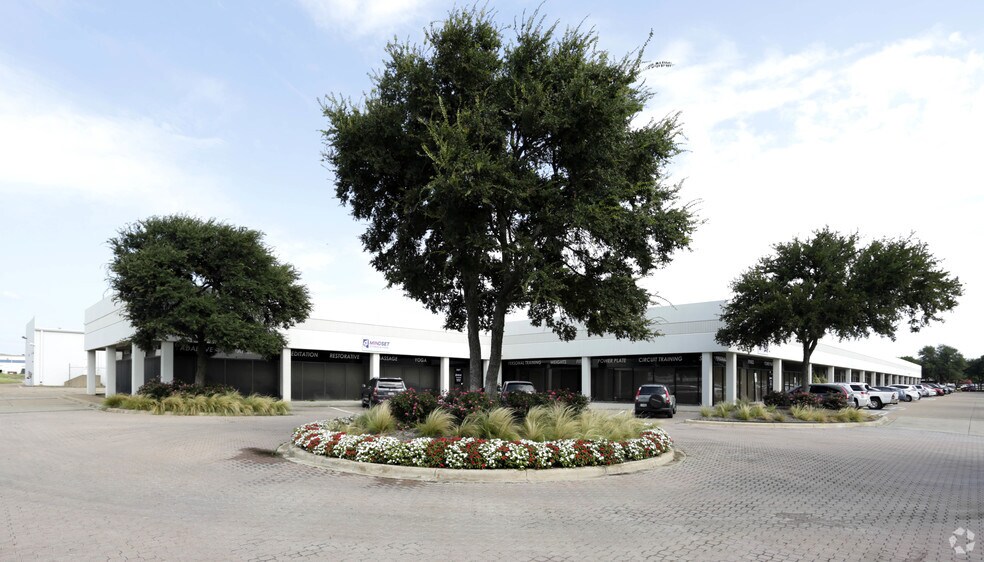 2301-2337 Gravel Dr, Fort Worth, TX à louer - Photo du bâtiment - Image 2 de 27