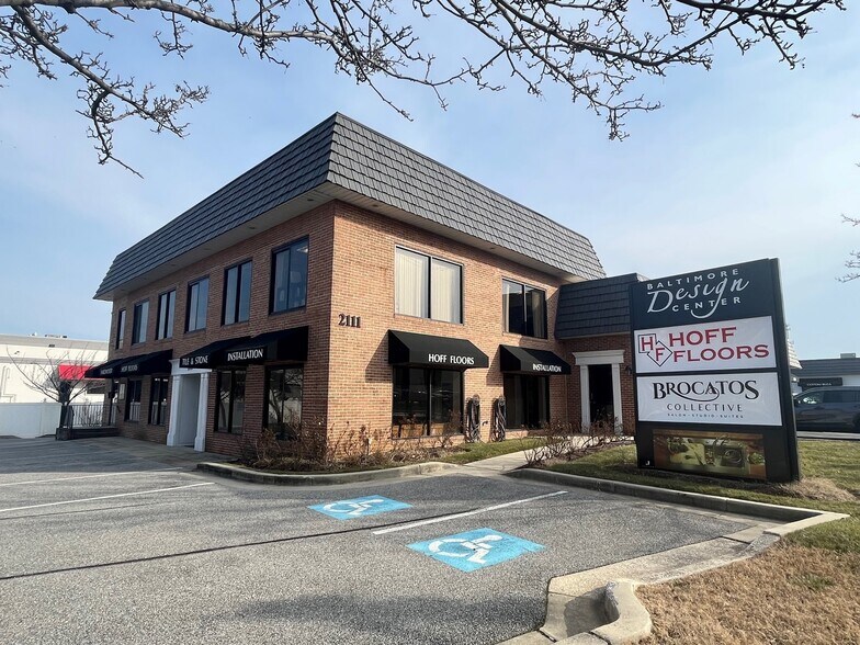 2111 Greenspring Dr, Timonium, MD à louer - Photo du bâtiment - Image 1 de 5