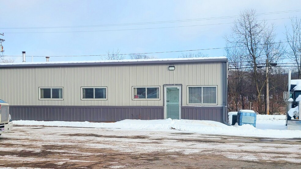 1507 S Market St, Selinsgrove, PA à louer - Photo du bâtiment - Image 2 de 2