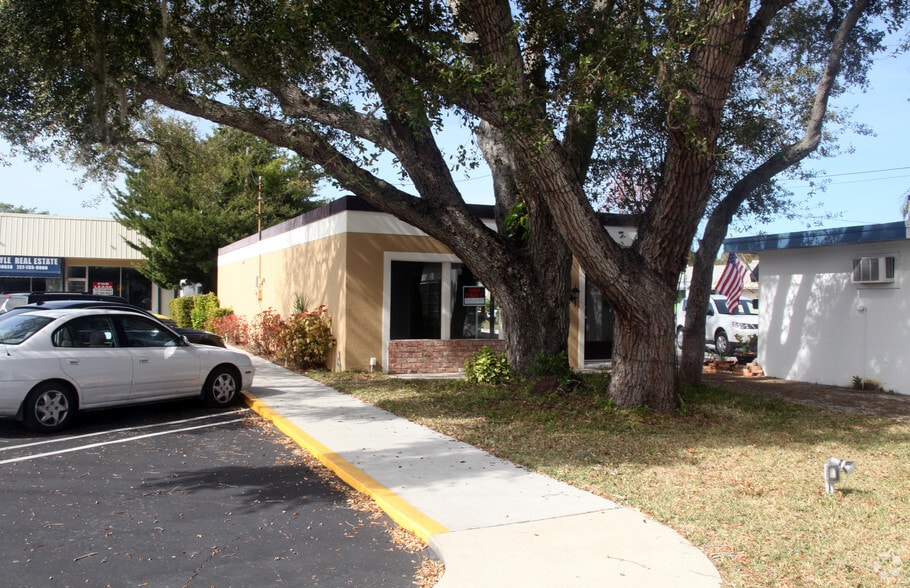 560 Indian Rocks Rd, Largo, FL for sale - Building Photo - Image 2 of 9