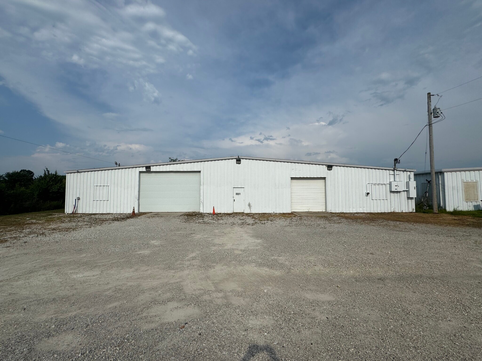 315 Lions Estates Dr, Jonesburg, MO à louer Photo principale- Image 1 de 11